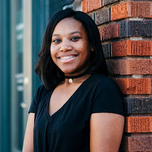 Meet your Posher, Mia